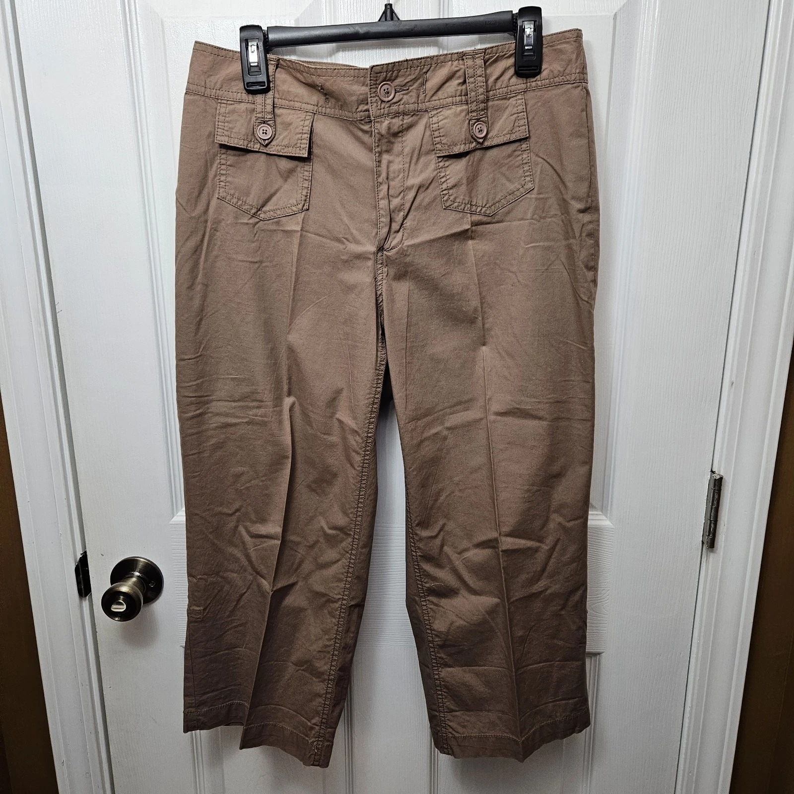 WOMENS ST. JOHN'S BAY BROWN STRETCH CAPRIS SIZE 10