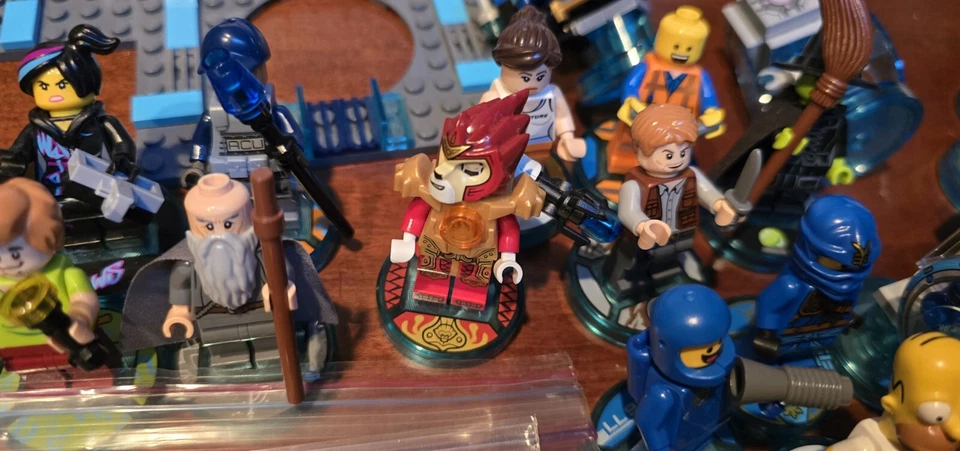 HUGE Lego Dimensions Minifigures Lot Of 30 Figures, Vehicles, Portal, Rare! - Image 4 of 4