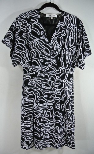 NEW Diane von Furstenberg Patterned Wrap Dress in Black/White - Size 10 #D495 - Picture 2 of 4