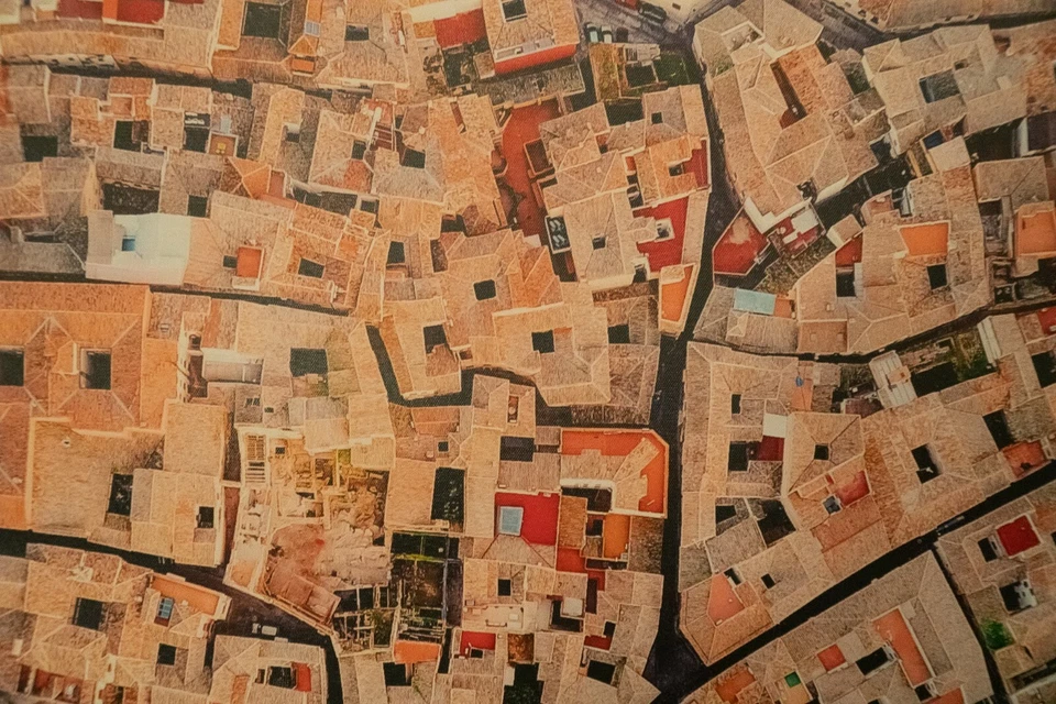 托利多 西班牙空中概述抽象帆布印花 25 英寸 x 40 英寸 — 第 2/3 张图片