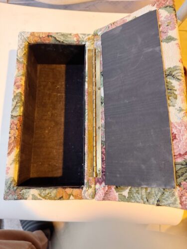 vintage wooden cloth jewelry box 9X4.25X3.5 inches - Picture 2 of 3