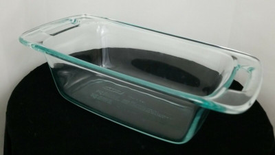 Pyrex Clear Glass Loaf Pan 1.5-QUART #C213 Cutout Handles  Vintage Made in USA