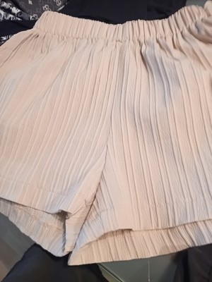 H+M Sommershorts 36 beige neu, passende  Bluse bei Bedarf  vorhanden