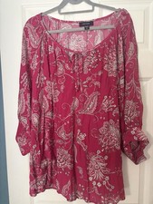 Karen Kane Women’s Plus 2X Pink/White Floral Scoop Neck 3/4 Sleeve Tunic Blouse