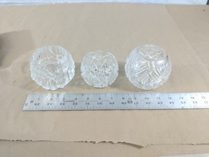 G25-Set-Of-3-Pressed-Cut-Glass-Candle-Tea-Light-Holders