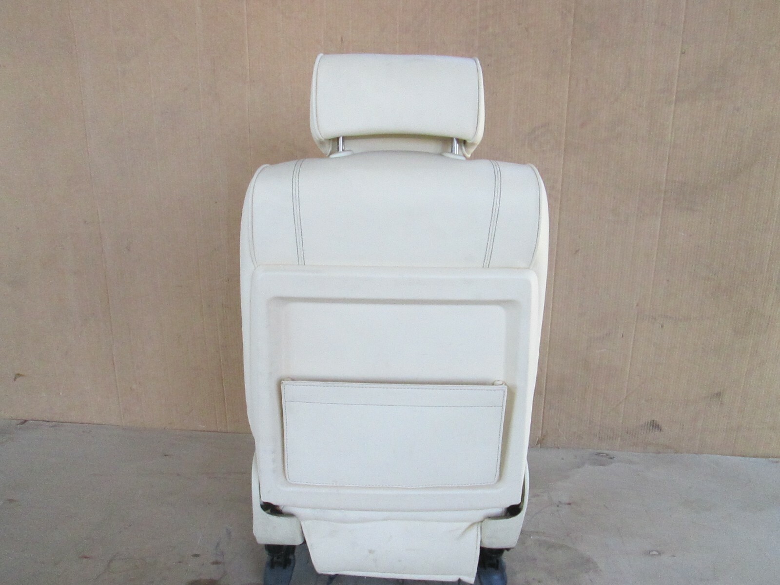 Maserati Quattroporte - LH Front Seat w/ Rails / Guides Avorio