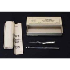 Vintage Columbia Minerva De Luxe Rug Needle in Original Box