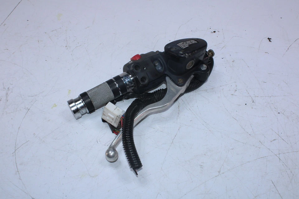 02 TRIUMPH AMERICA CLIP DERECHO EN MANGO INTERRUPTOR DE ARRANQUE APAGADO T2026200 Foto 4 de 4