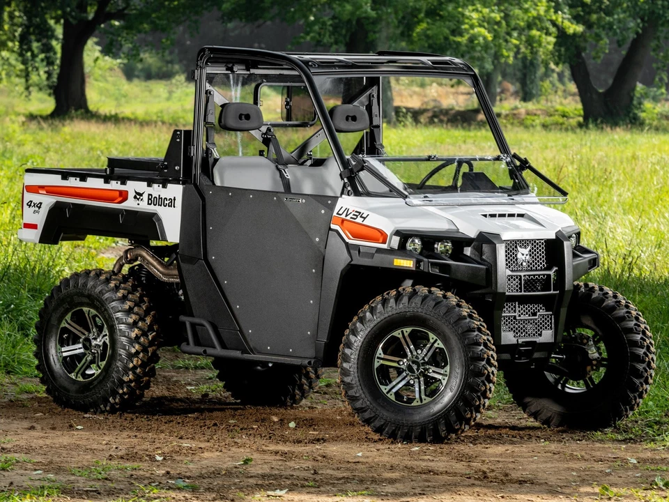 Стандартное откидное ветровое стекло SuperATV Bobcat UV34 — прозрачное - Изображение 2 из 4