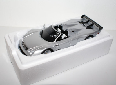 1:18 GT Spirit - Mercedes-Benz CLK GTR Roadster 1997 Silber - GT155