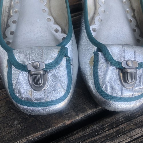 Seychelles Silver Aqua Ballet Flats Sz 8 Sling Pocket With Clasp Shoes Womens - Picture 2 of 6