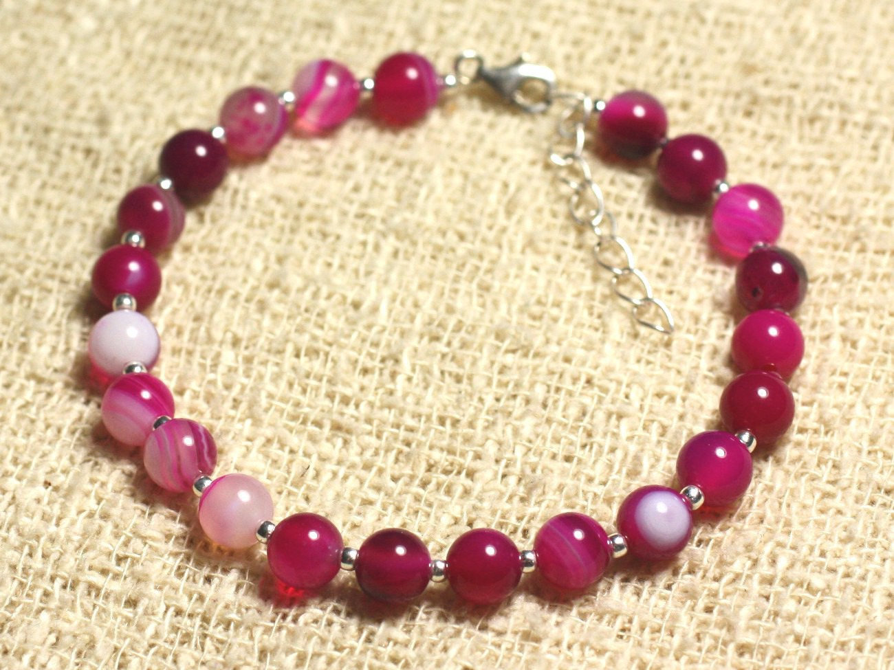 Bracelet agate rose fuchsia 6mm en argent 925 pour illuminer vos tenues