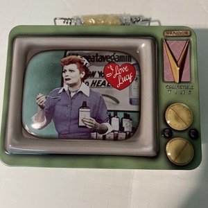 I Love Lucy Green "Vitameatavegamin" Vandor Tin TV Lunchbox Tote
