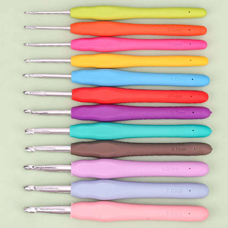 Rainbow Soft Grip Crochet Hooks Set 2–8mm – Aluminum DIY Knitting & Weaving Tool