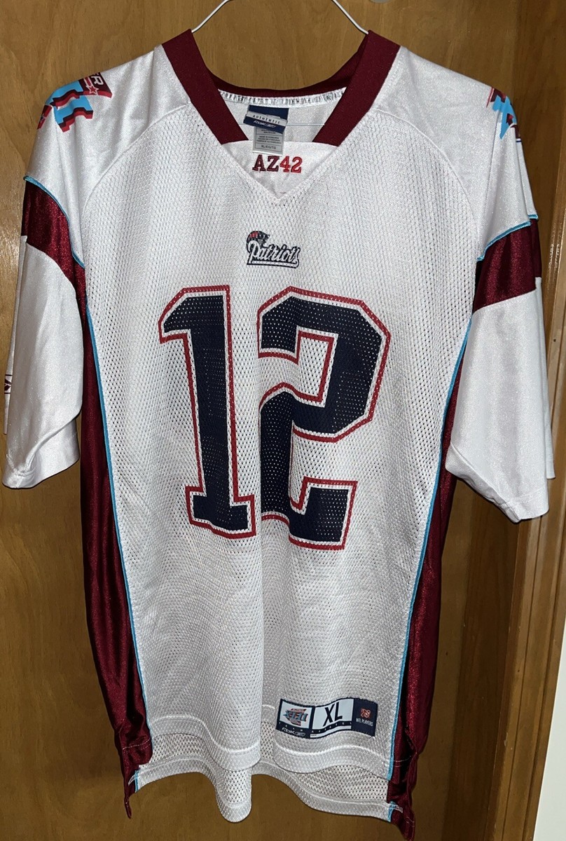 NFL Patriots Brady ジャージ　サイズM New England Patriots Tom Brady NFL Jersey (Size M) – VintageFolk