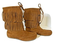 WOMENS MINNETONKA MOCCASINS BOOTS WITH DOUBLE FRINGE SIZE 9