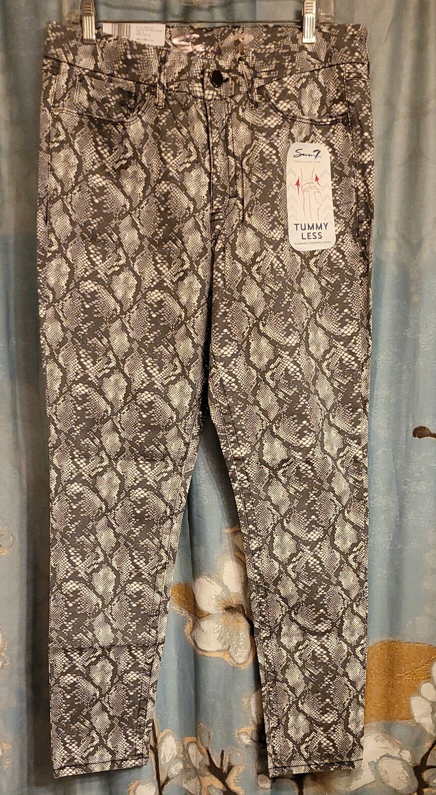 SEVEN7 Women's Size 10 High Rise Tummyless Printed  Snake Skin