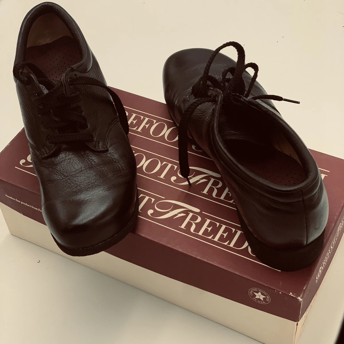 Slip resistant sales orthotic shoes