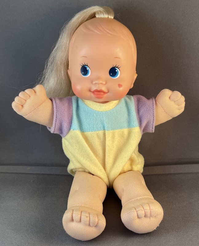 EUC!! Vintage Magic Nursery Baby “It’s A Girl!” Doll With Outfit Mattel 1992