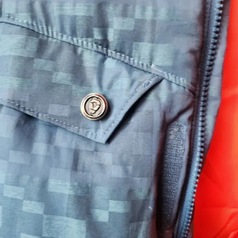 The North Face Checked Pattern Down Puffer Jacket… - image 4