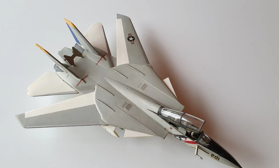 USN F-14A "VF-2 Bounty Hunters 1:72 Gebaut - Bild 2 von 4