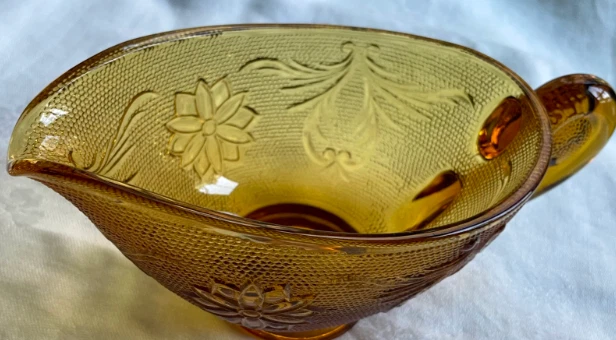 Tiara Indiana Glass Amber Sandwich Gravy Boat