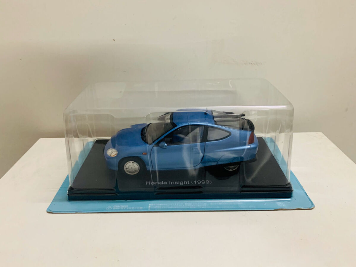 Honda Insight 1999 Blue 2 Open Door 1:24 Scale Die-Cast