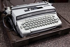 197X Smith-Corona Coronet Super 12 Portable Electric Typewriter for Parts/Repair thumbnail