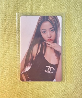 Yunjin Double Sided Photocard Fearless Monochrome Version Le Sserafim
