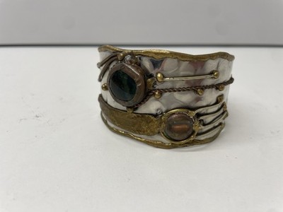 Boho Style gehämmert Silber Metall Armreif Manschette `n verziert Gold Detail & Perlen