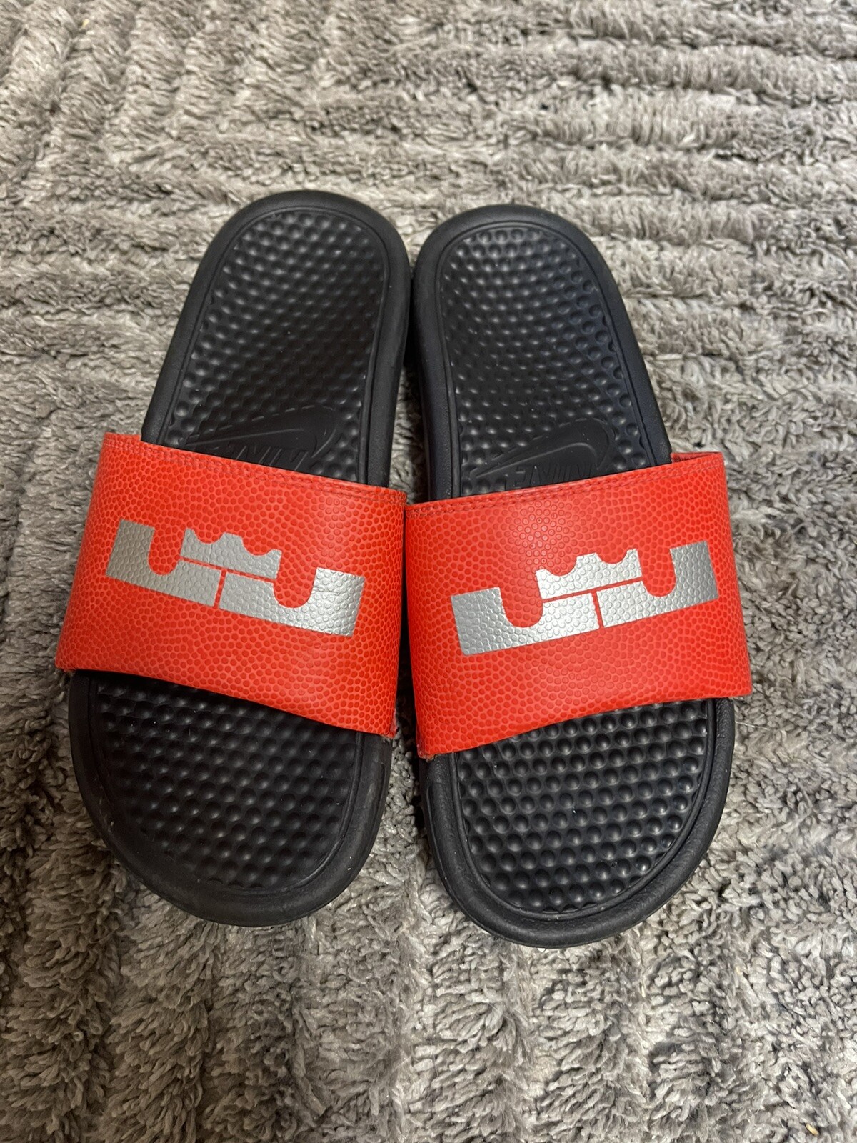 Lebron James Nike Slides Youth Size 7 In Great Shape Lakers Cavaliers Heat LBJ