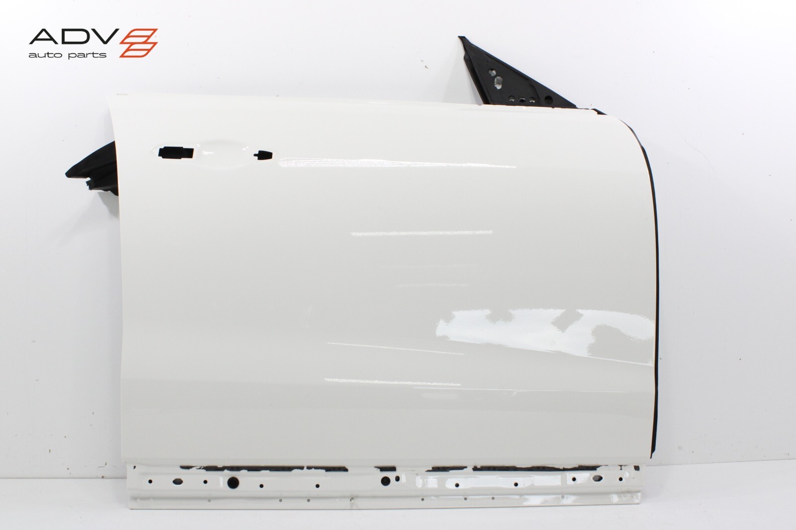 2017 - 2020 MASERATI LEVANTE FRONT RIGHT PASSENGER SIDE DOOR SHELL PANEL OEM