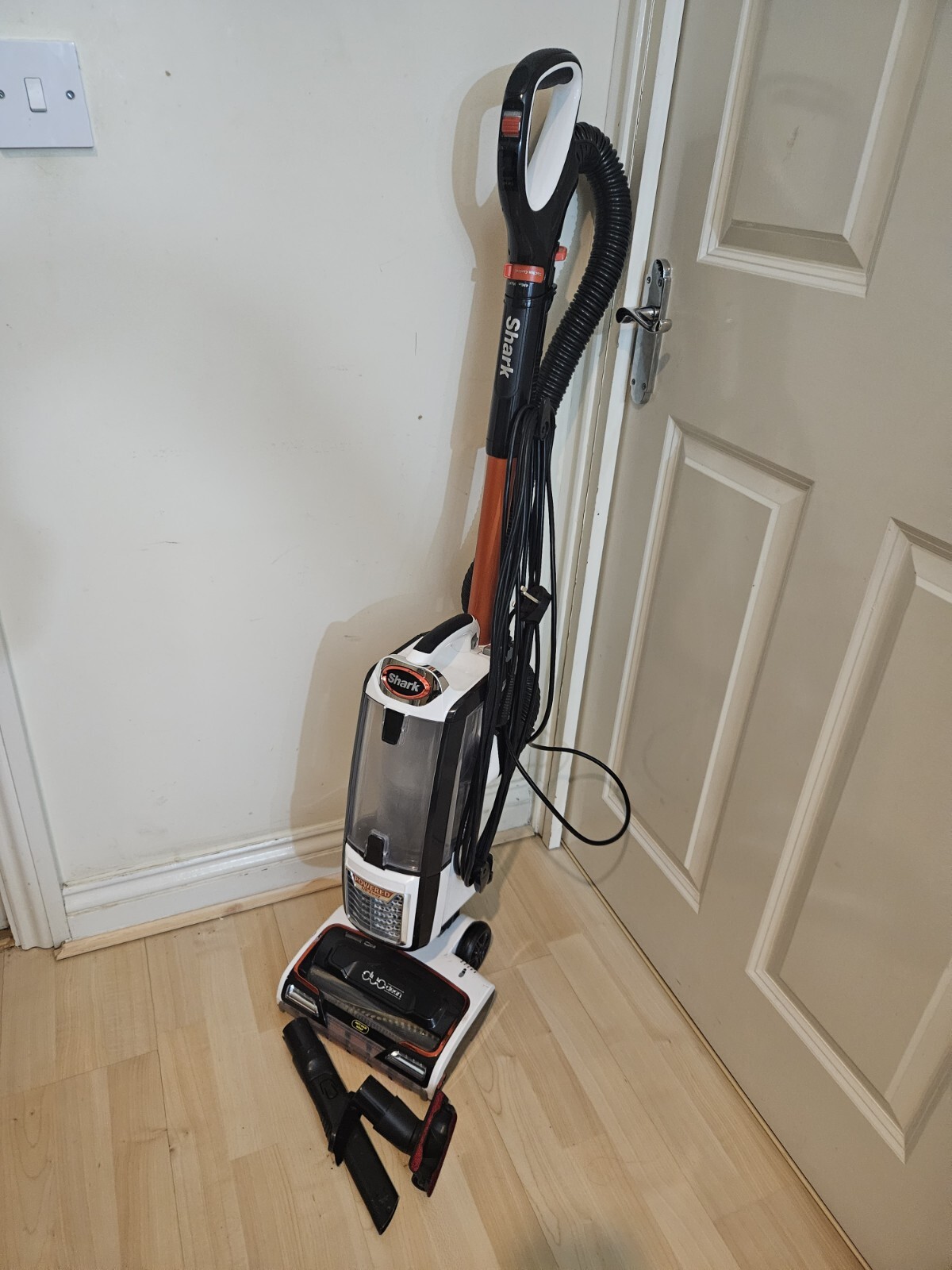 Shark Anti Hair Wrap Upright Vacuum Cleaner White/Orange (NZ801UK