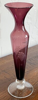 Vintage Amethyst Vineyard 8  Etched Bud Vase