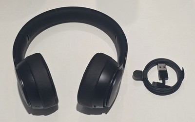 Unused BEATS Solo Pro Wireless Noise Cancelling Headphones Black A1881