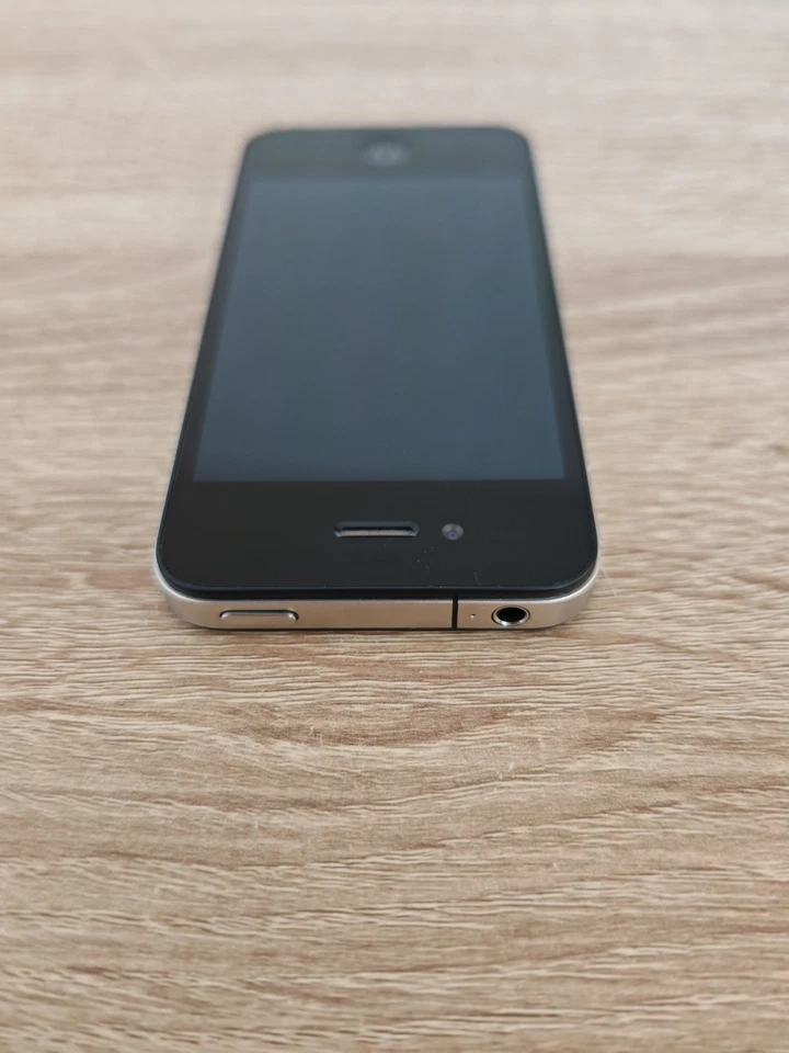 Apple iPhone 4 A1332 - 16GB Black (Unlocked) IOS 6.1.2 - Image 3 of 4