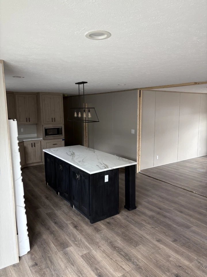 2025 Manufactured Home 32x68' - Image 3 of 4