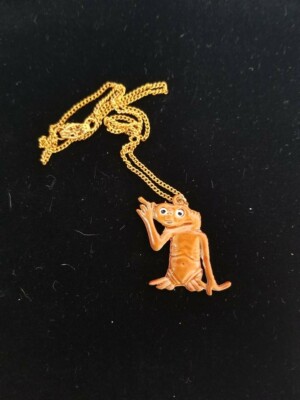 E.T. the extra-terrestrial pendant w/chain from early 80's (full body) One Unit