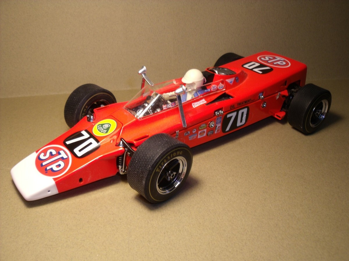 1/18 FIGURE GRAHAM HILL DRIVING LOTUS 56 TURBINE INDY VROOM 1/18 FIGURE GRAHAM HILL DRIVING LOTUS 56 TURBINE INDY VROOM