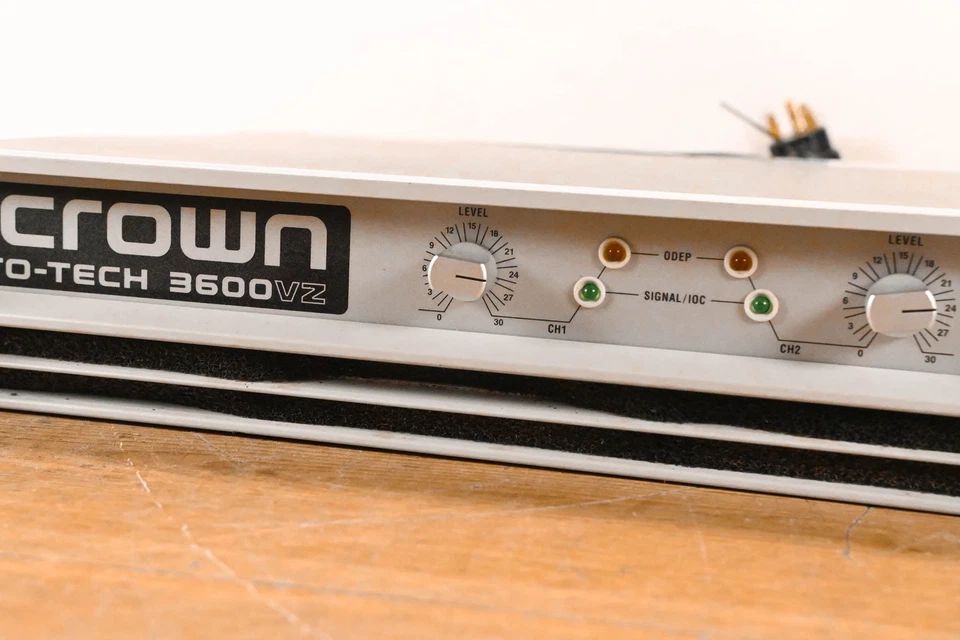 Crown Macro-Tech 3600VZ 2-Channel Power Amplifier CG01UKK - Image 3 of 4
