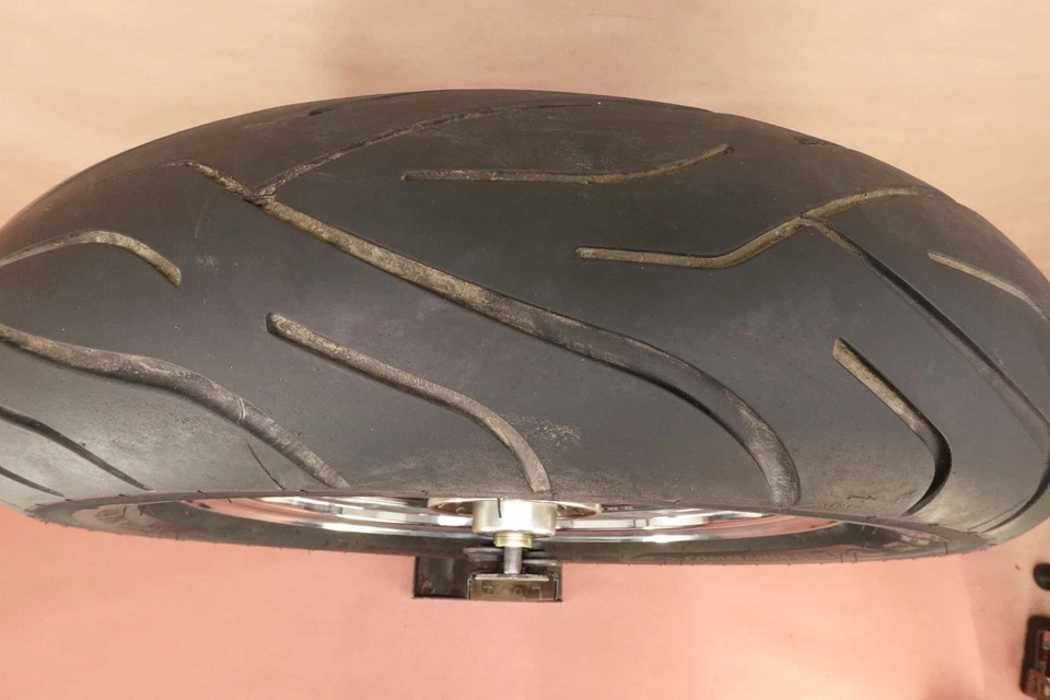 Llanta delantera Michelin Kawasaki Vulcan 1500 VN1500E 1996-2008 130/90 B16 Foto 2 de 4