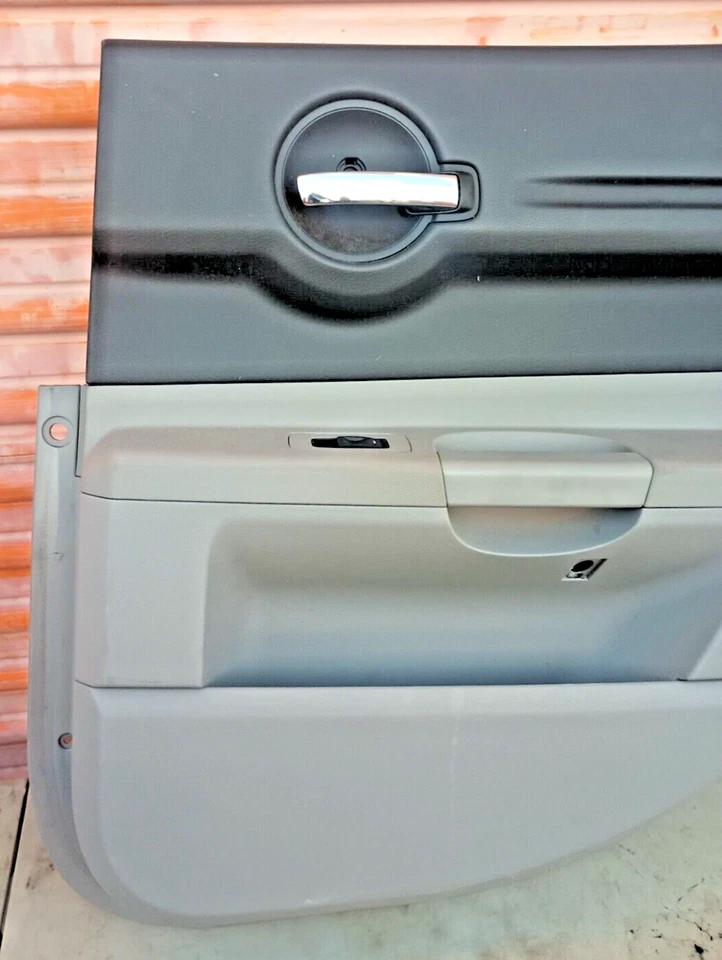 2005-06 道奇 MAGNUM 后内门装饰面板右乘客侧右手 LOC143BH — 第 2/4 张图片