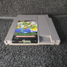 Cartuccia gioco Teenage Mutant Ninja Turtles NES e manicotto antipolvere (TESTATO FUNZIONANTE)