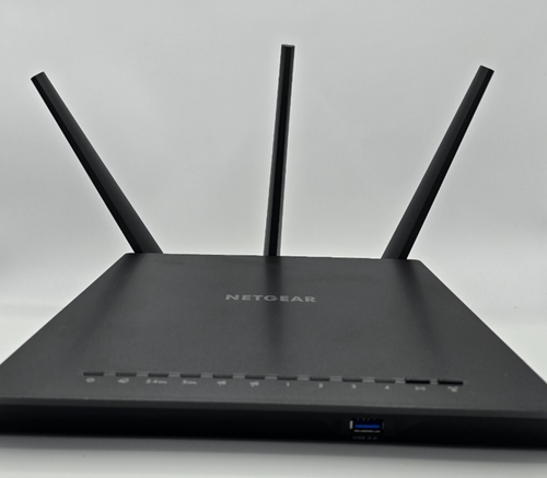 NETGEAR Nighthawk Smart Wi-Fi Router (R7000) - AC1900 Wireless Speed - Free S/H - Picture 2 of 6