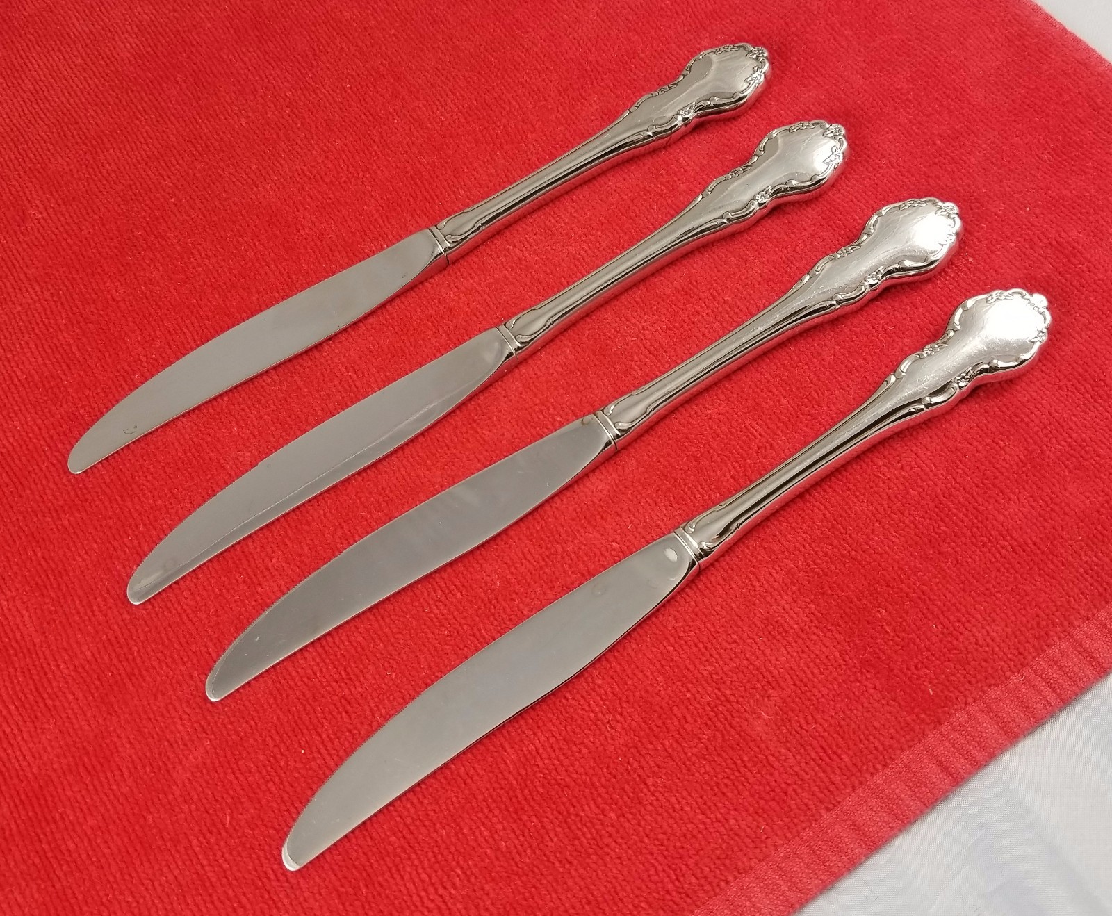 4 Dinner Knives Tennyson by Oneida Community Heirloom Cube Stainless