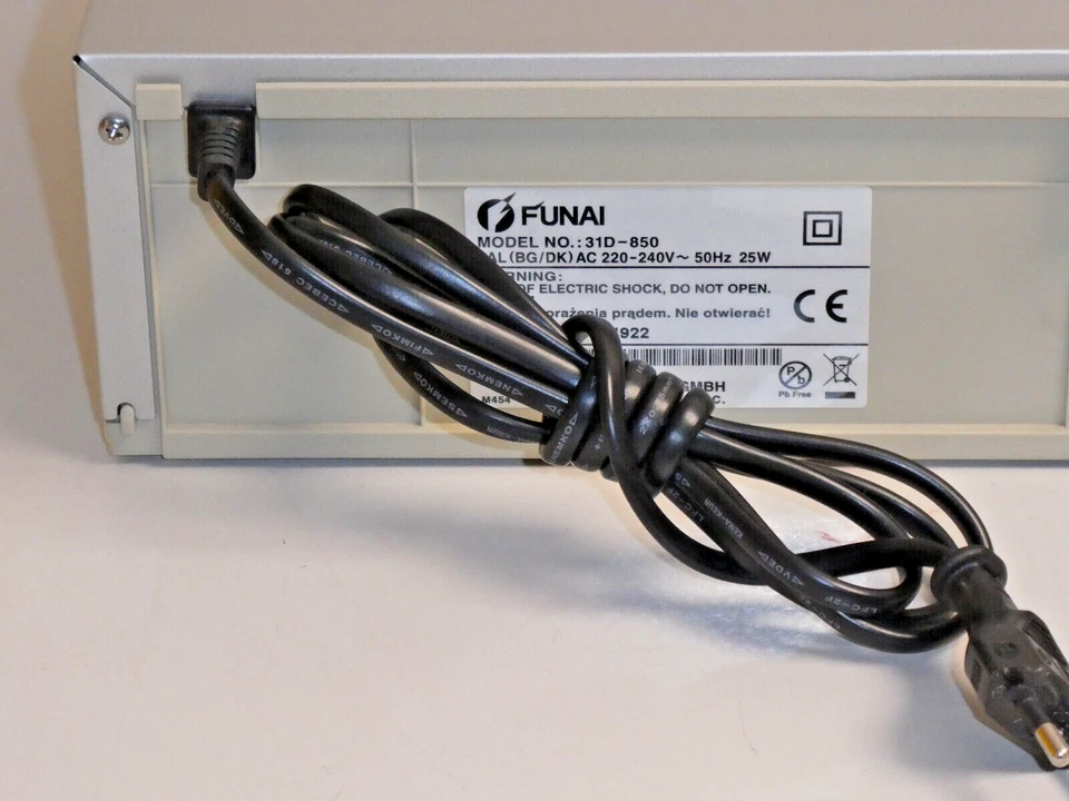 Funai 31D-850 6 Head VHS-Videorecorder, DEFEKT wirft Band wieder aus - Bild 4 von 4