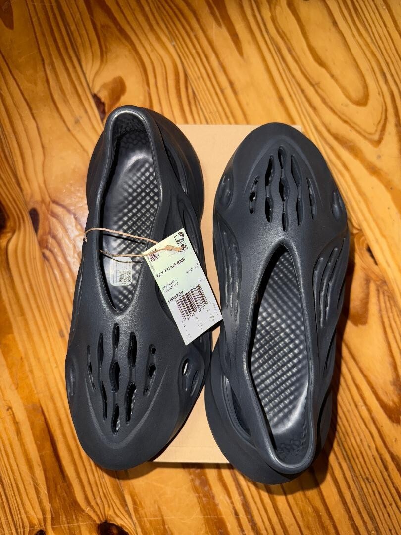 DS Adidas Yeezy Foam Runner DS Adidas Yeezy Foam Runner