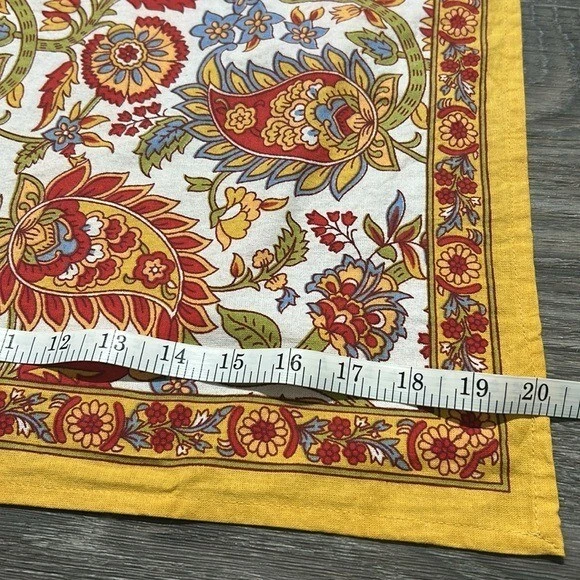 Pañuelo artesanal Asha Scraf borde amarillo floral rojo cachemira 20 x 20 Foto 2 de 4