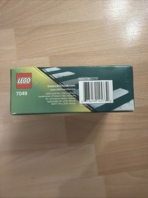 Brand New Factory Sealed LEGO Space Alien Conquest: Alien Striker (7049) 42pcs