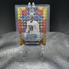 2023 Panini Mosaic Rookie Autographs Derick Hall #310